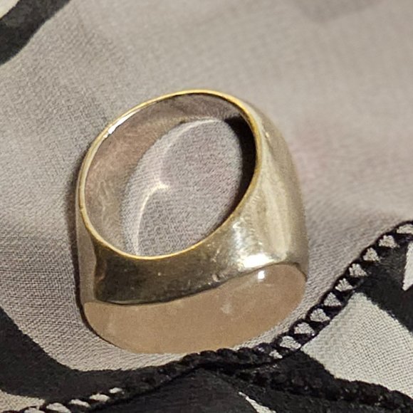 Oblong Silver Quartz Ring - Picture 5 of 8